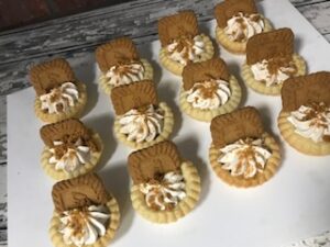 Lotus Mousse Tarts