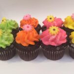 Mini Cupcakes with Daisy Toppers