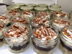 Vanilla Fudge Pretzel Crunch Mason Jars