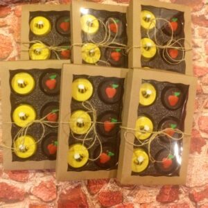 chocolate covered oreos - Rosh Hashana Apple and Bees - Gift Box Included