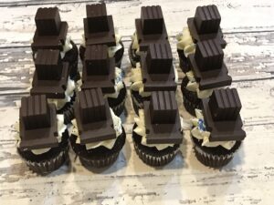 Tefillin Bar Mitzvah Mini Cupcakes